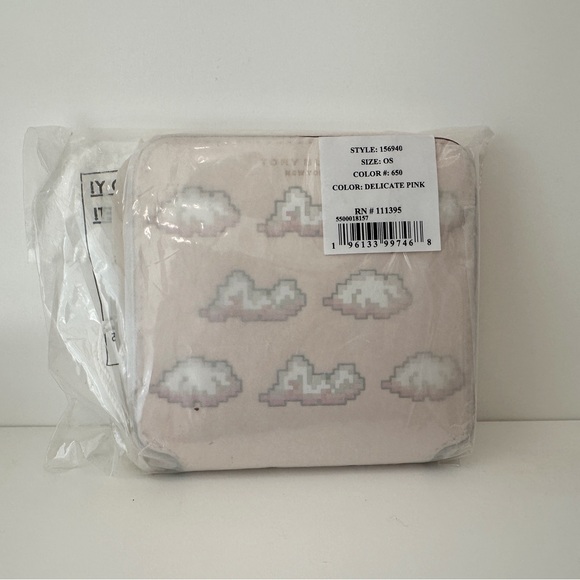 Limited Edition Tory Burch Year of the Dragon wallet in Delicate Pink NWT - Picture 4 of 4